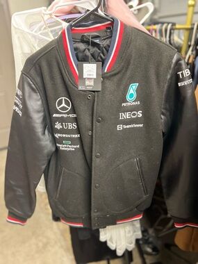 ❤️ Mercedes AMG Petronas F1 2022 Team Varsity Jacket. 🏎️ NWT. Rare.